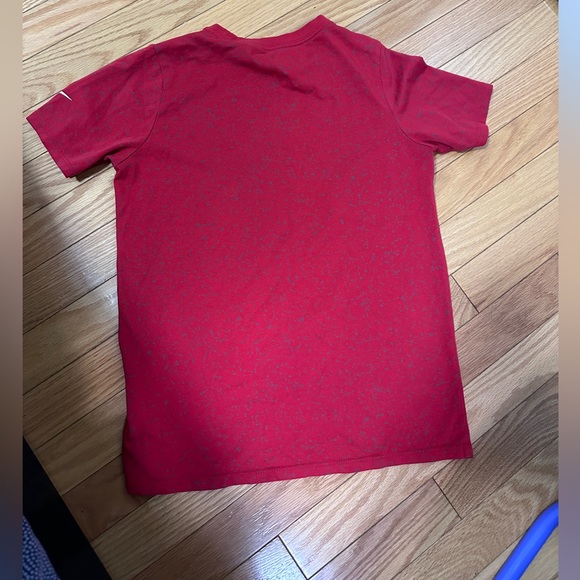 Red Nike boys dry-fit t-shirt - Picture 2 of 2